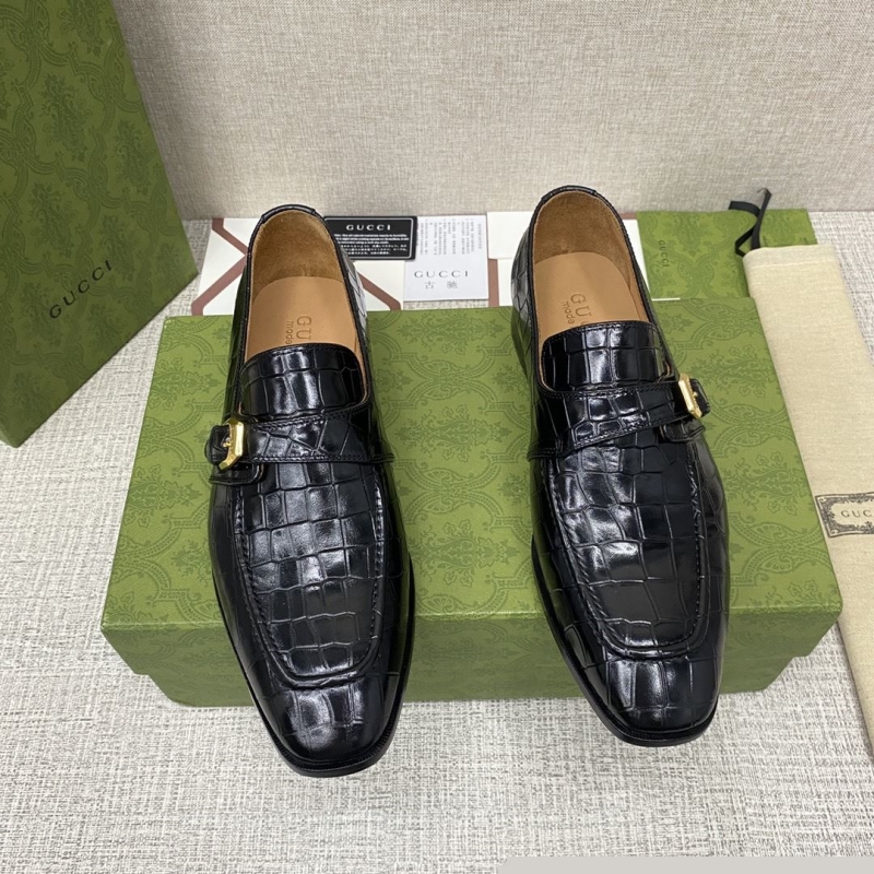 G*u*i leather shoes